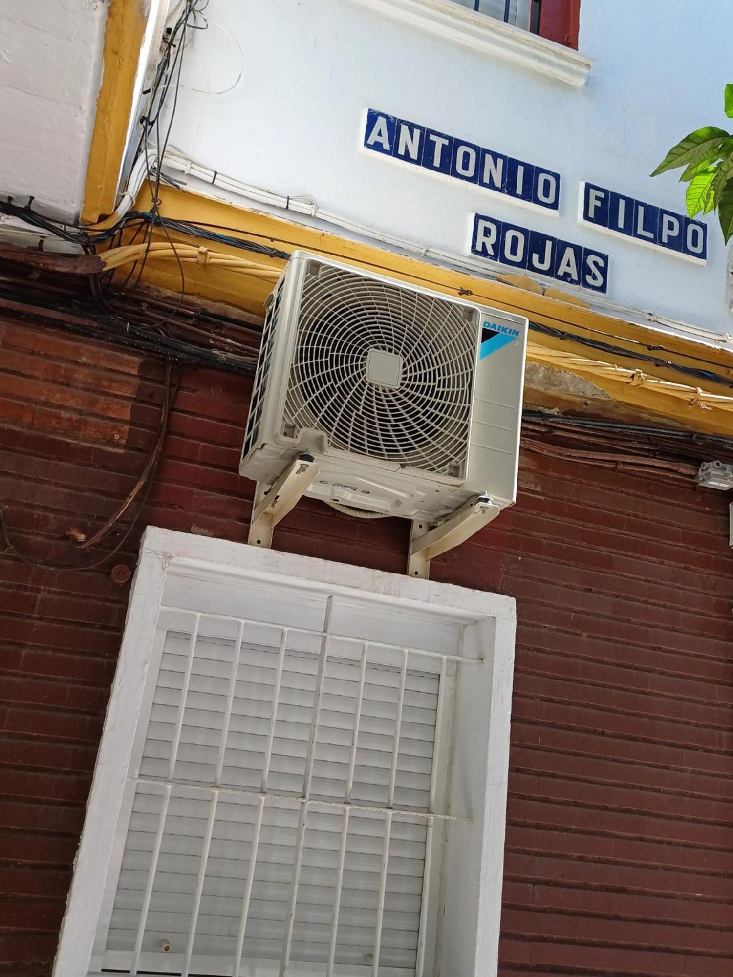 Lyrioshomes Apartamento Filpo Rojas , Sevilla Luaran gambar